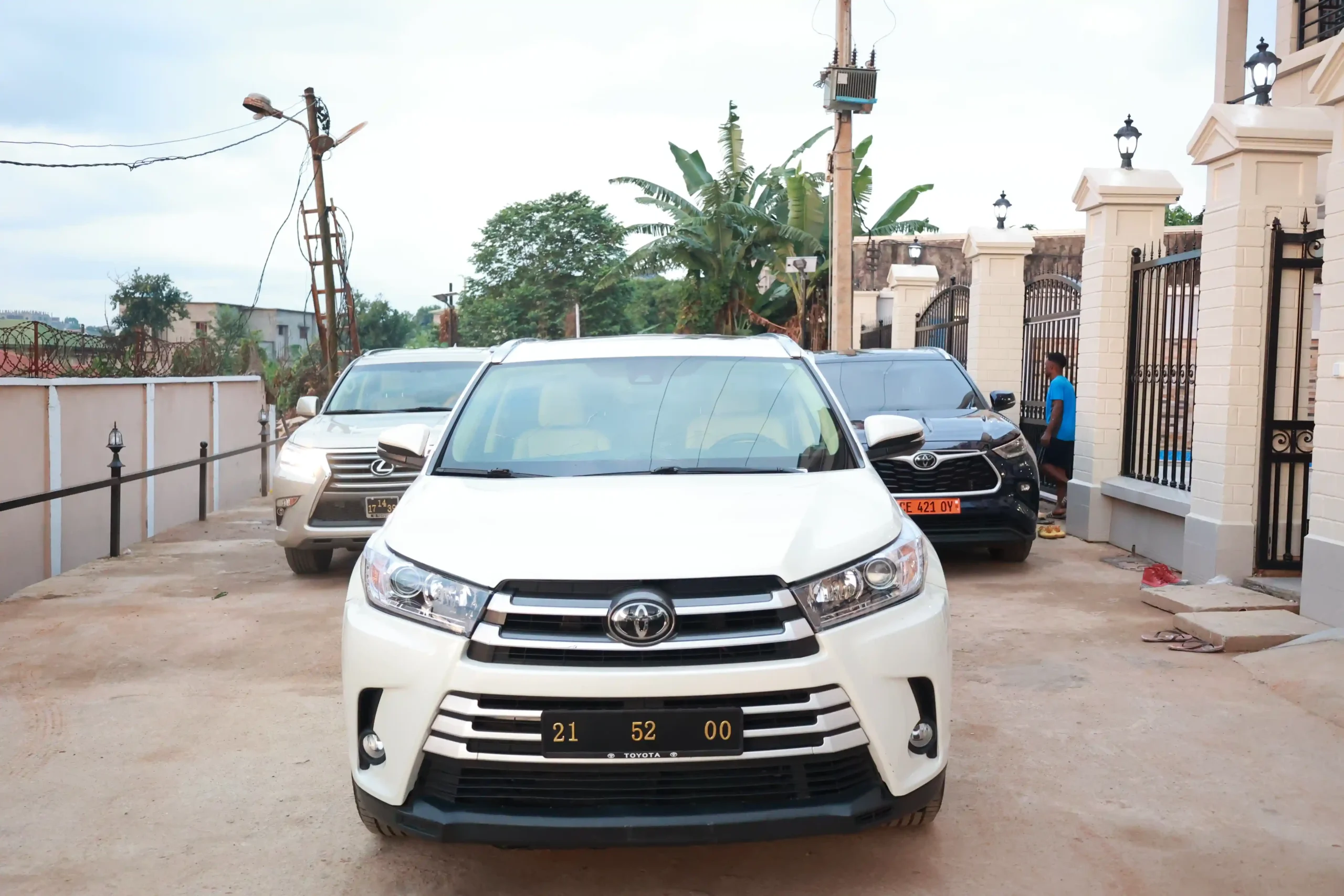 Airport transfer and car rental service for serviced apartments Yaoundé near Nsimalen Airport